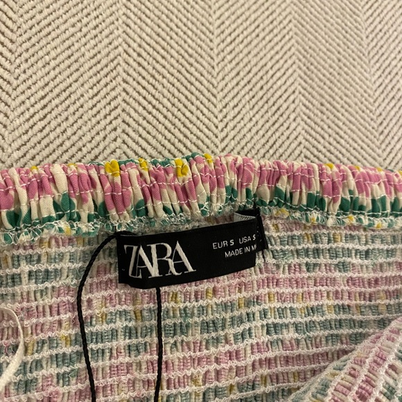 Zara smoked mini skirt, never worn! - Picture 4 of 4